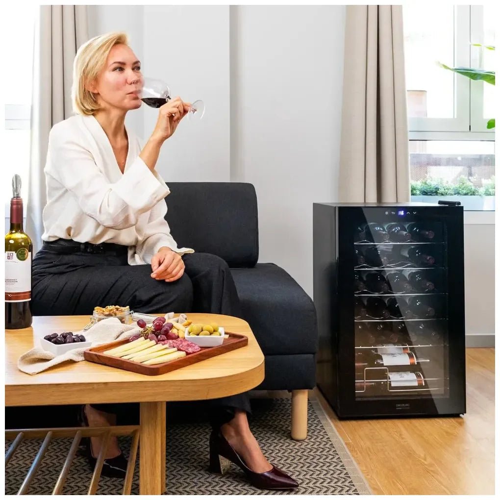 Vinoteca Bolero GrandSommelier 2450 Black: Elegancia y Rendimiento para 24 Botellas de Cecotec 6