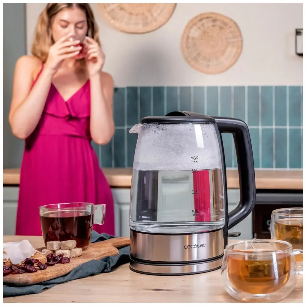 Hervidor de Agua Rápido y Seguro de 1,7L con Vidrio de Borosilicato y Luz LED de Cecotec 2