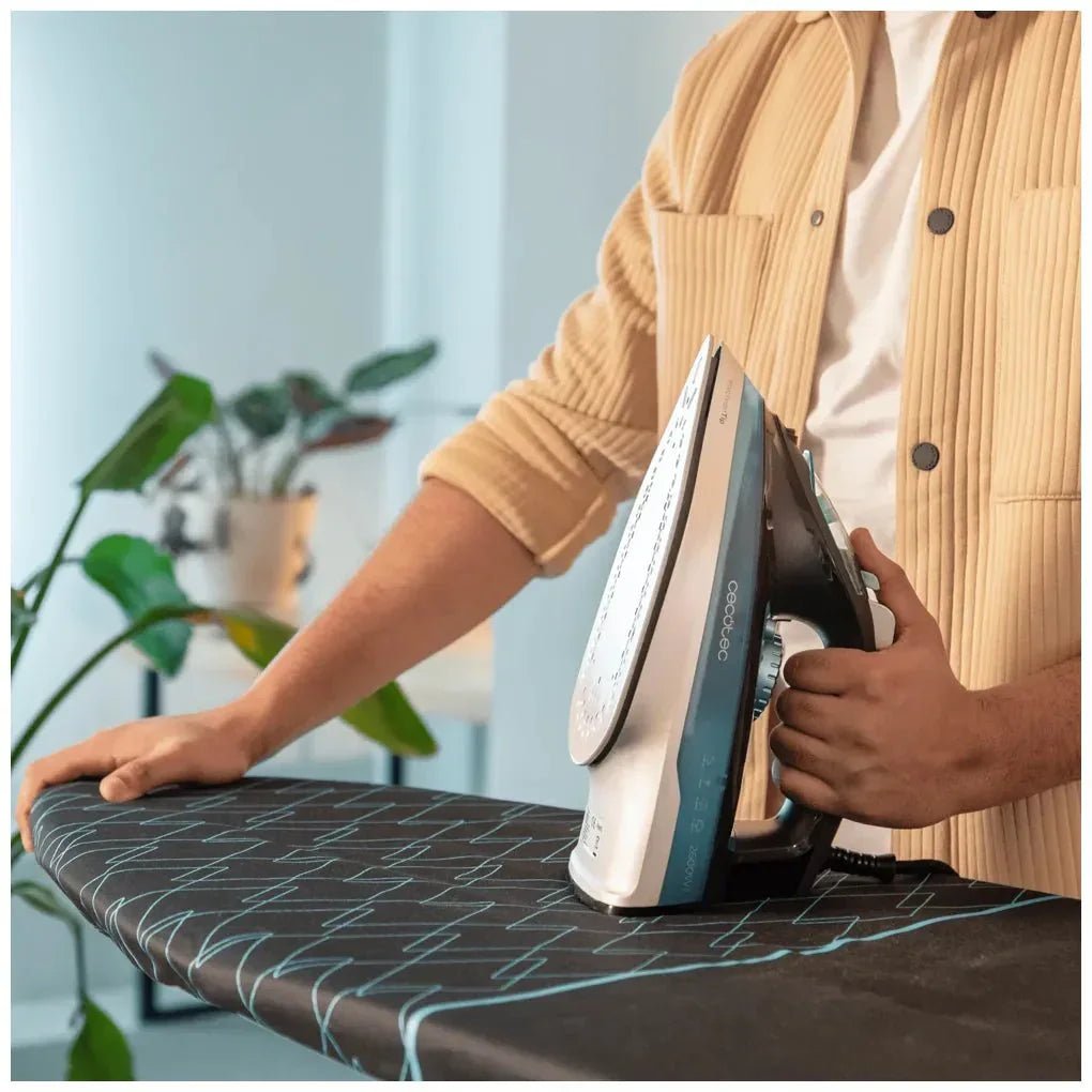 Plancha de vapor 2600W con suela Turbo Slide y sistema antical de Cecotec 8