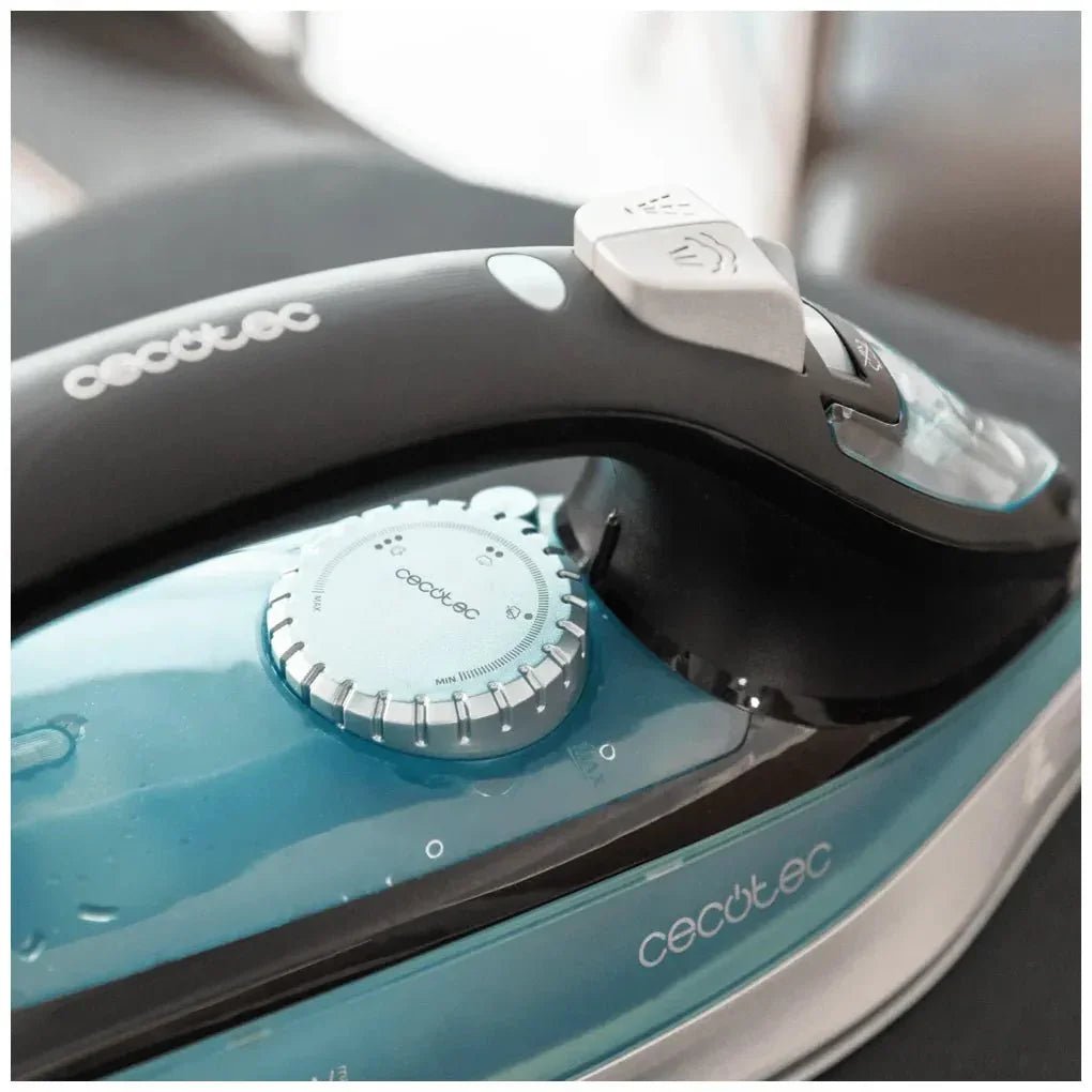 Plancha de vapor 2600W con suela Turbo Slide y sistema antical de Cecotec 9