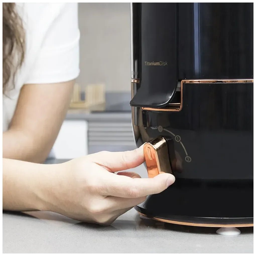 Licuadora ExtremeTitanium 19000: Potencia y Velocidad para Jugos Perfectos de Cecotec 6