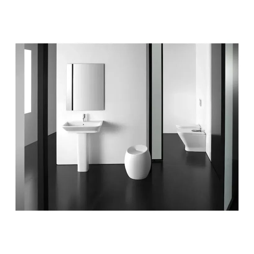 Inodoro Rimless de tanque alto con tapa y asiento de salida dual The Gap Square Roca - Vista 2