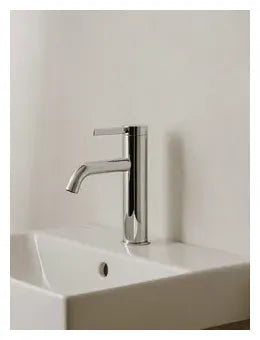 Grifo monocomando con caño mezzo de lavabo con un acabado en color cromo Ona Roca - Vista 2