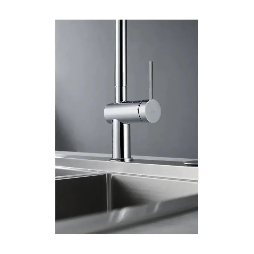 Detalle de acabado y materiales de Grifo de cocina monomando extraíble con difusor doble jet de acabado cromado Berna de Imex