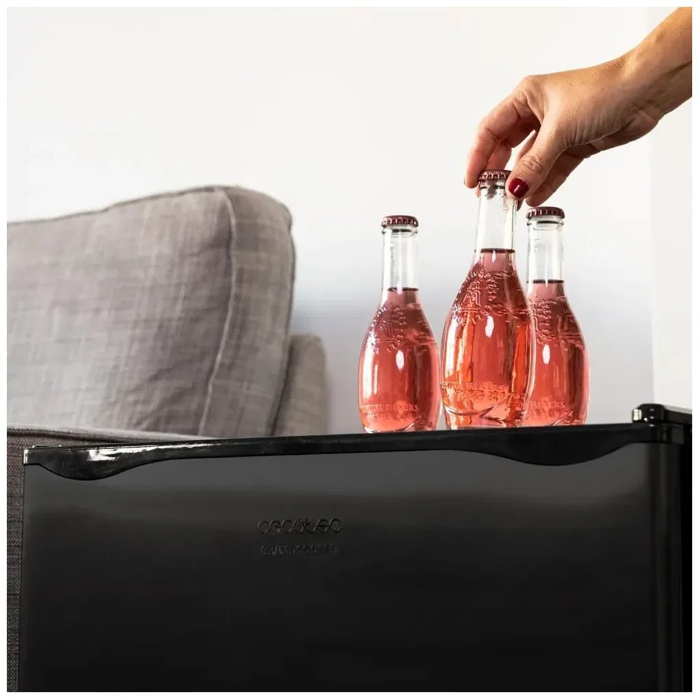 Mini Frigorífico negro 46L con congelador y puerta reversible Clase energética E de Cecotec 8