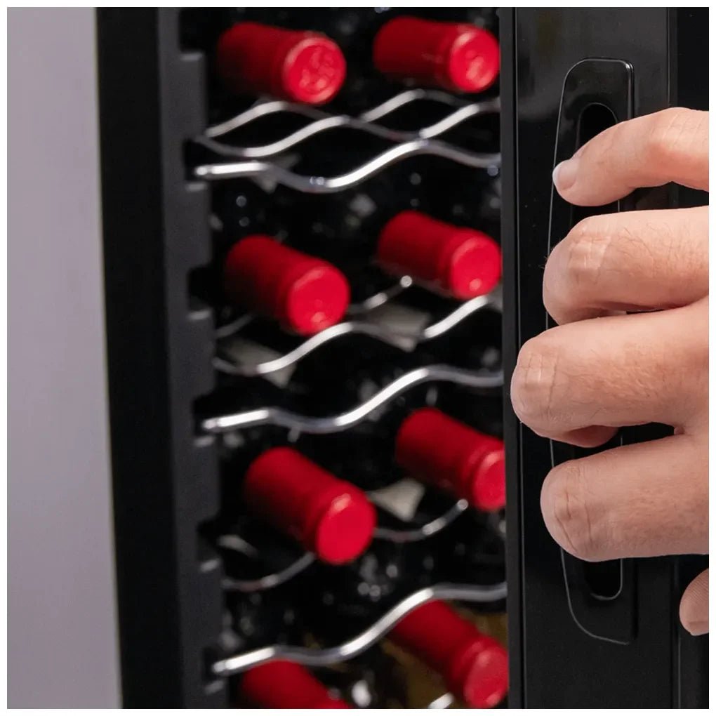 Vinoteca Bolero GrandSommelier 34030: Elegancia y Eficiencia para 34 Botellas de Cecotec 5