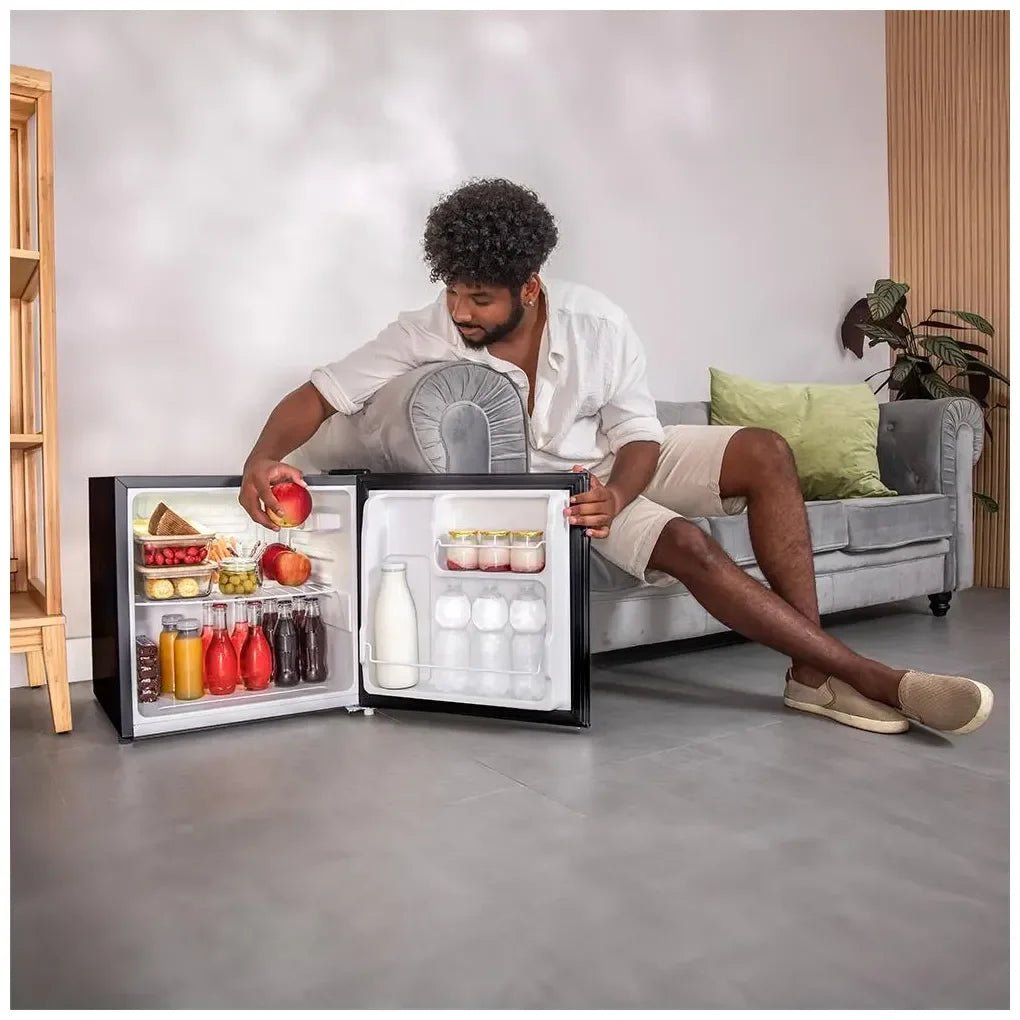 Mini Frigorífico negro 46L acero inoxidable eficiencia energética Clase E de Cecotec 4