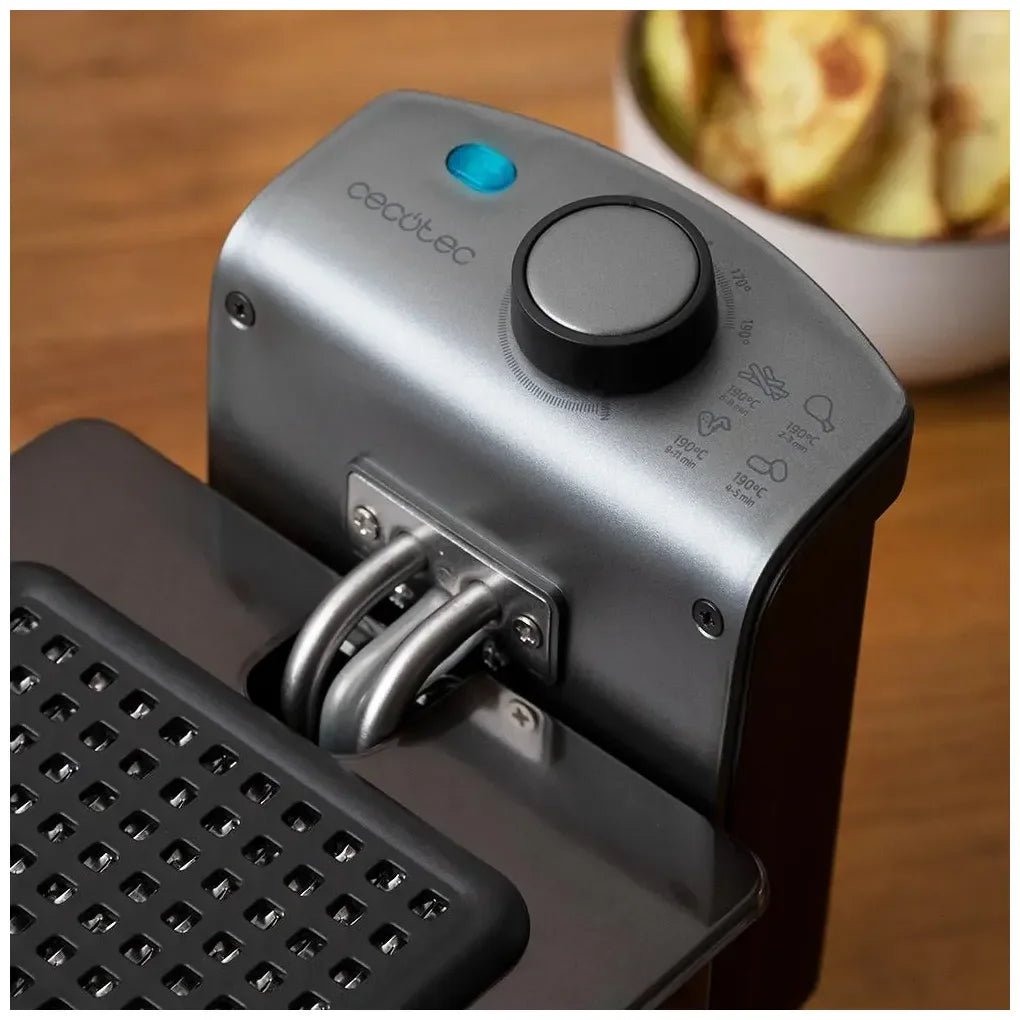 Freidora CleanFry 3000 Dark: Potencia, Estilo y Aceite Limpio en tu Cocina de Cecotec 9
