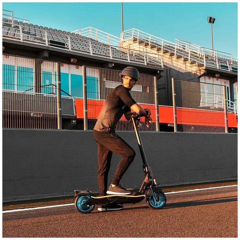 Patinete Eléctrico deportivo 750W con 30km de autonomía y modos de conducción de Cecotec 7