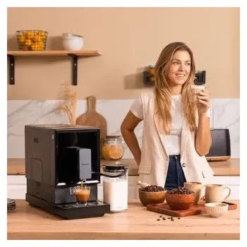 Cafetera eléctrica superautomática con molinillo integrado y tanque para leche power matic-ccino cremma de Cecotec 3