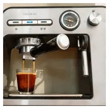 Cafetera eléctrica de 20 bares con vaporizador orientable y depósito de agua de 1 l power espresso 20 square de Cecotec 3