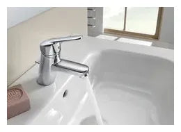 Grifo monomando de lavabo con desagüe automático de 10,3 cm con acabado cromado Victoria Roca - Vista 2
