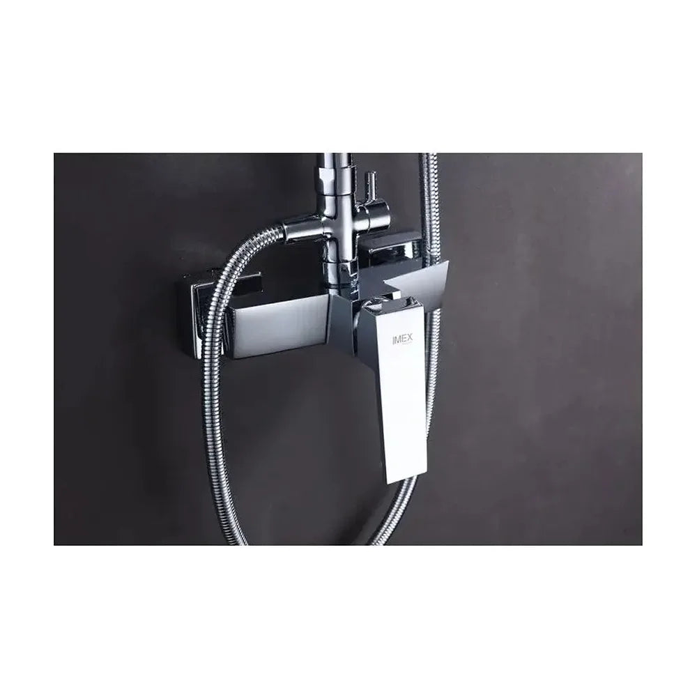 Detalle de funcionamiento de Columna de diseño moderno para ducha con una barra extensible de acabado cromado Art de Imex