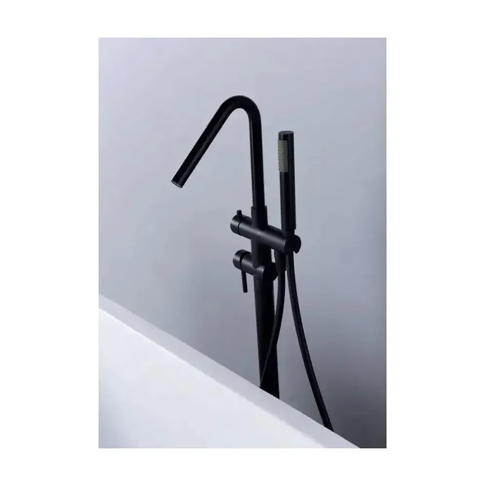 Detalle de acabado y materiales de Grifo monomando de bañera con ducha de mano fabricado en latón con acabado negro mate...