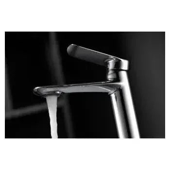 Detalle de acabado y materiales de Grifo monomando para lavabo con un cartucho cerámico de acabado cromado Ural de Imex