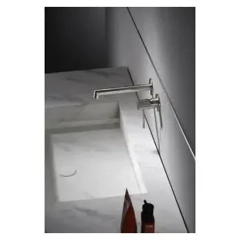Detalle de acabado y materiales de Grifo monomando para lavabo de diseño empotrado en color níquel cepillado Line de Imex