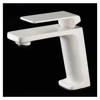 Detalle de acabado y materiales de Grifo para lavabo fabricado en latón con discos de cerámico de acabado blanco Fiyi de Imex