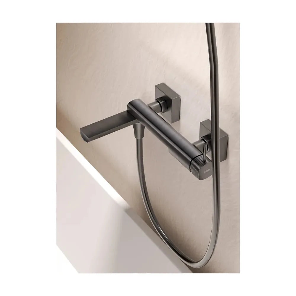 Detalle del cabezal o conexiones de Kit baño/ducha monomando Firenze black gun metal Imex